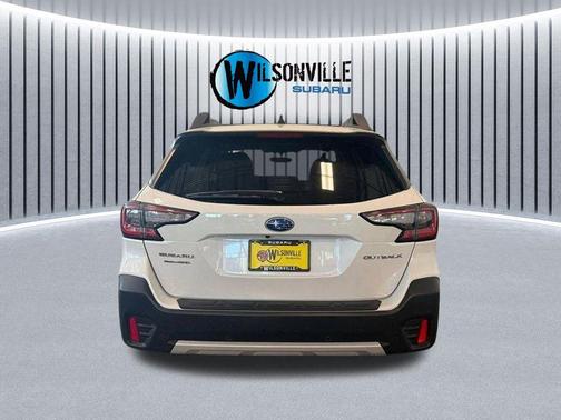 Crystal White Pearl 2022 Subaru Outback Limited