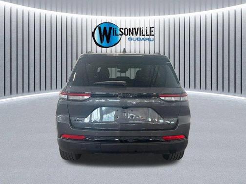 Metallic 2024 Jeep Grand Cherokee Laredo