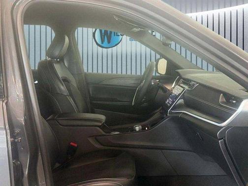 Metallic 2024 Jeep Grand Cherokee Laredo