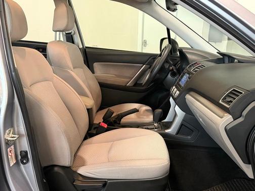 2017 Subaru Forester 2.5i