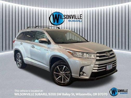 Celestial Silver Metallic 2018 Toyota Highlander Hybrid XLE