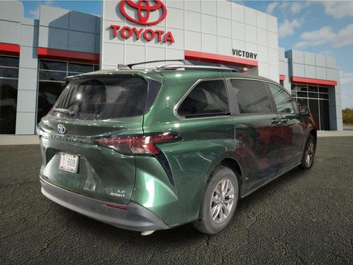 Cypress 2024 Toyota Sienna LE