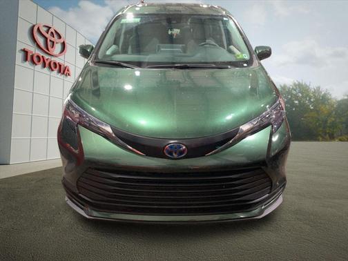 Cypress 2024 Toyota Sienna LE