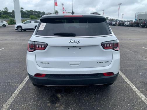 Bright White Clearcoat 2023 Jeep Compass Limited