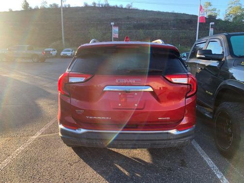 2022 GMC Terrain SLT