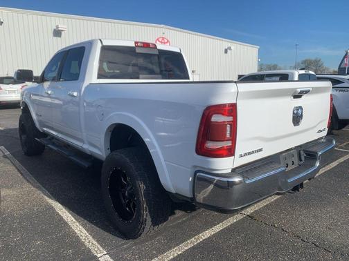 2019 RAM 2500 Laramie Crew Cab 4x4 6'4' Box