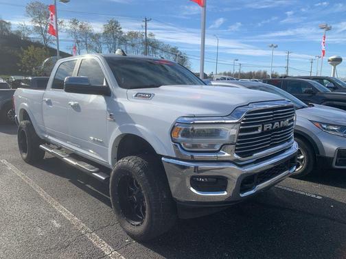 2019 RAM 2500 Laramie Crew Cab 4x4 6'4' Box