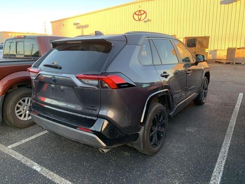 2023 Toyota RAV4 Hybrid SE