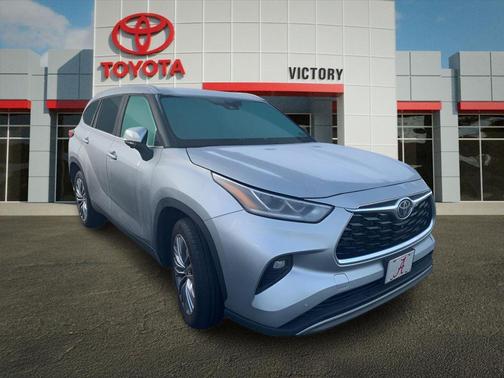 2023 Toyota Highlander Platinum