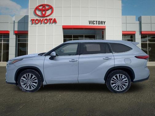 2023 Toyota Highlander Platinum