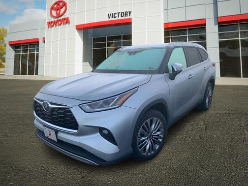 2023 Toyota Highlander Platinum