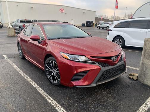 2018 Toyota Camry SE