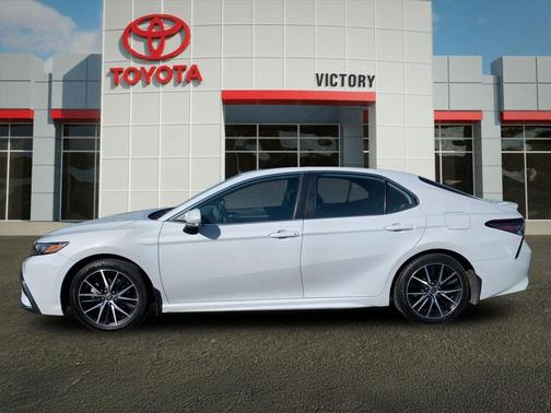 Ice Edge 2023 Toyota Camry SE