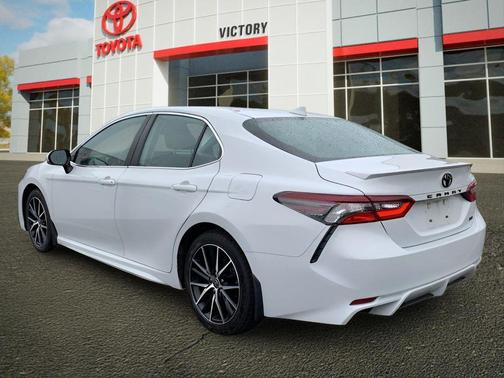 Ice Edge 2023 Toyota Camry SE