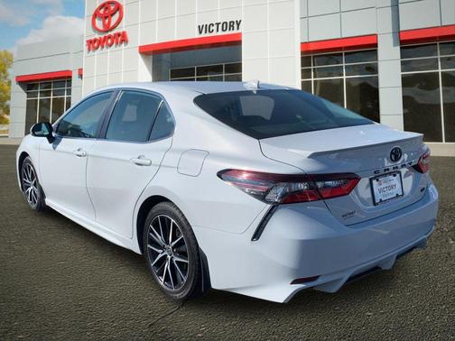 Ice Edge 2023 Toyota Camry SE