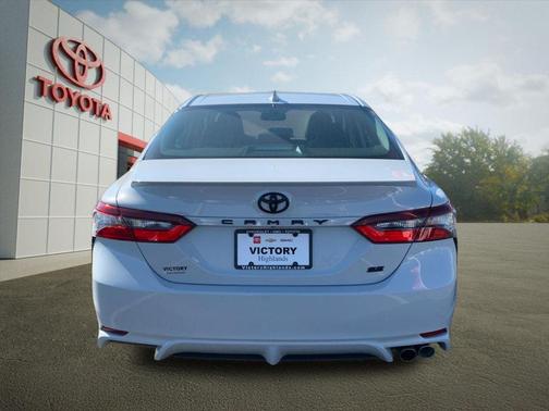 Ice Edge 2023 Toyota Camry SE