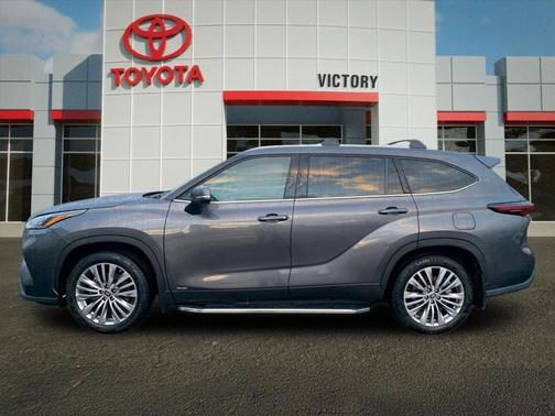 2024 Toyota Highlander Hybrid Platinum