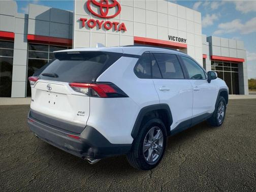 Ice Cap 2025 Toyota RAV4 Hybrid XLE