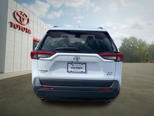 2025 Toyota RAV4 Hybrid XLE