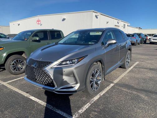 Wind Chill Pearl 2025 Toyota Camry XLE