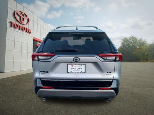 2025 Toyota RAV4 Hybrid SE