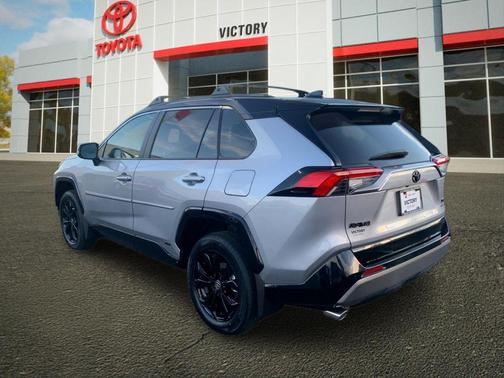 2025 Toyota RAV4 Hybrid SE