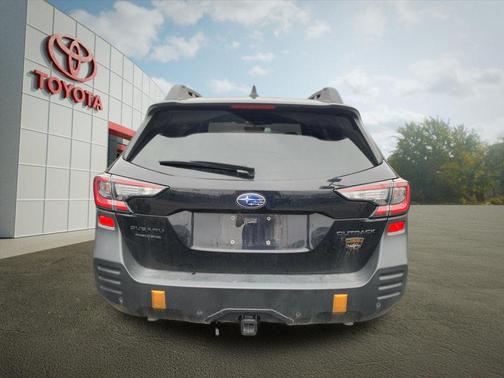 Crystal Black Silica 2025 Subaru Outback Wilderness