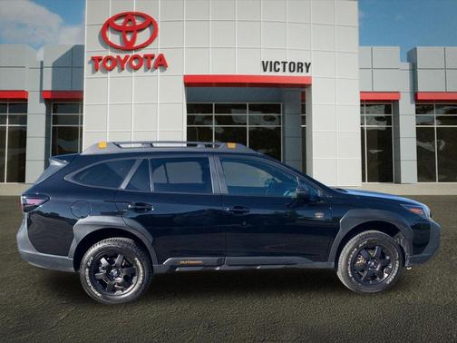 Crystal Black Silica 2025 Subaru Outback Wilderness