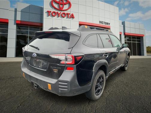 Crystal Black Silica 2025 Subaru Outback Wilderness