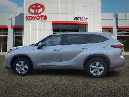 Celestial Silver Metallic 2023 Toyota Highlander LE