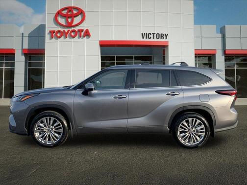 2026 Toyota Highlander Hybrid Platinum