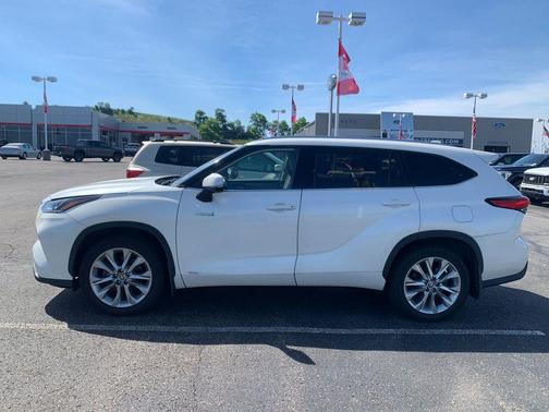 Blizzard Pearl 2020 Toyota Highlander Hybrid Limited
