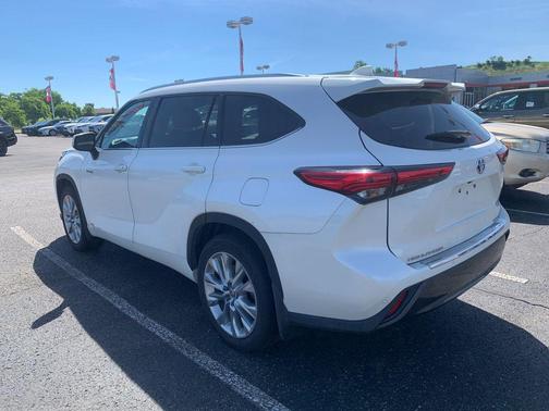 Blizzard Pearl 2020 Toyota Highlander Hybrid Limited