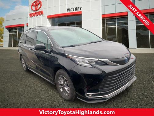 2022 Toyota Sienna XLE