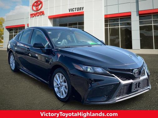 Midnight Black 2024 Toyota Camry SE