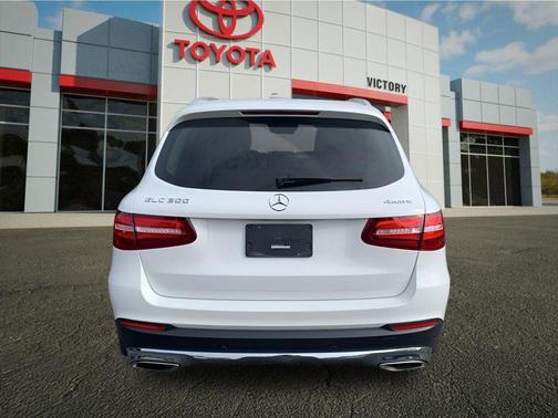 Polar White 2017 Mercedes-Benz GLC 300 4MATIC