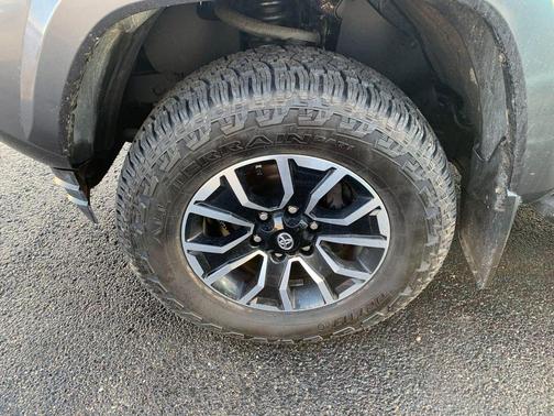 2020 Toyota Tacoma TRD Sport