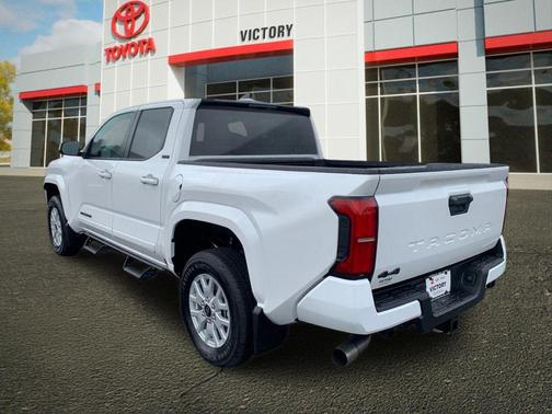 Ice 2026 Toyota Tacoma SR5