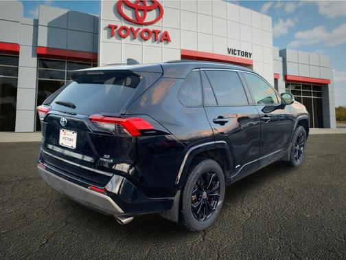 2023 Toyota RAV4 Hybrid SE