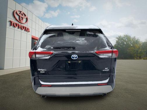 2023 Toyota RAV4 Hybrid SE