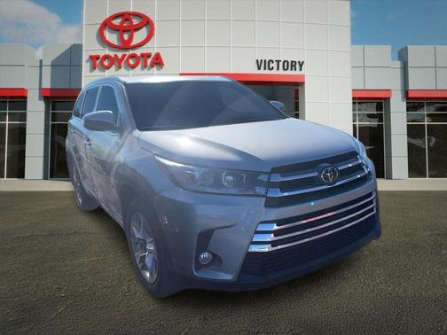 Celestial Silver Metallic 2018 Toyota Highlander Limited