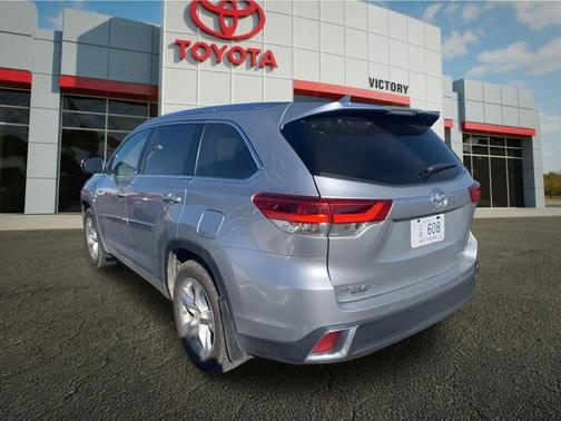 Celestial Silver Metallic 2018 Toyota Highlander Limited