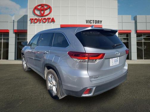 Celestial Silver Metallic 2018 Toyota Highlander Limited