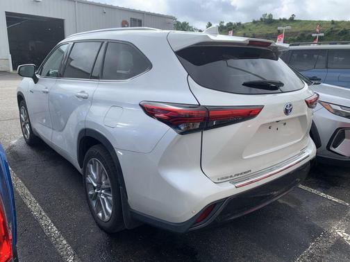 Blizzard Pearl 2020 Toyota Highlander XLE