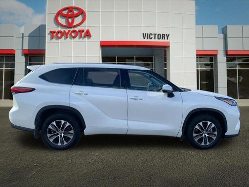 Blizzard Pearl 2020 Toyota Highlander XLE