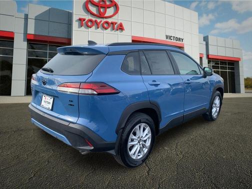 2026 Toyota Corolla Cross LE