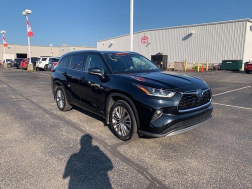 2021 Toyota Highlander Hybrid Platinum