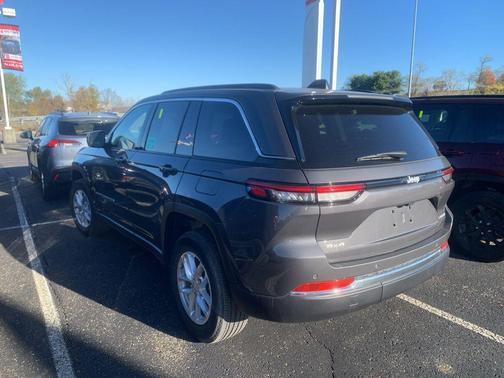 2024 Jeep Grand Cherokee Laredo