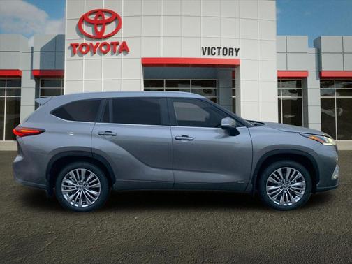 2026 Toyota Highlander Hybrid Platinum