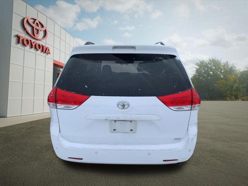 2013 Toyota Sienna XLE
